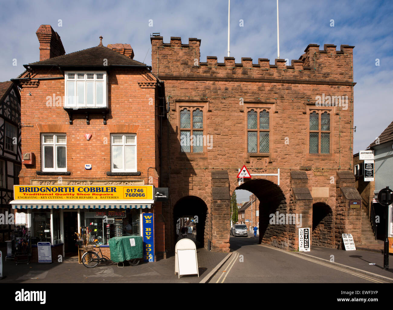 UK, England, Shropshire, Bridgnorth, road through Northgate, with