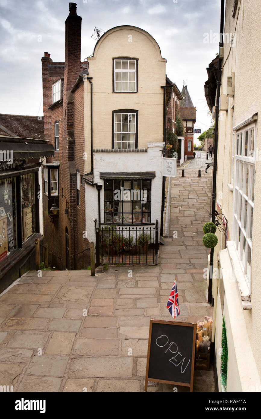 UK, England, Shropshire, Bridgnorth, Castle Terrace, shops at top of