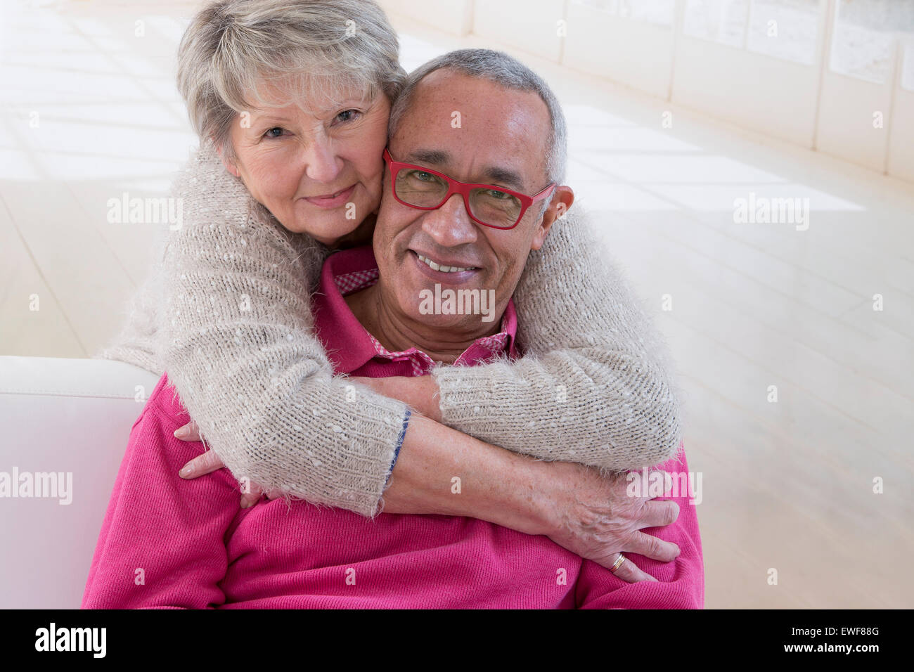 Older woman and younger man. Старший и взрослый. Senior. Pensioneer. Senyor.