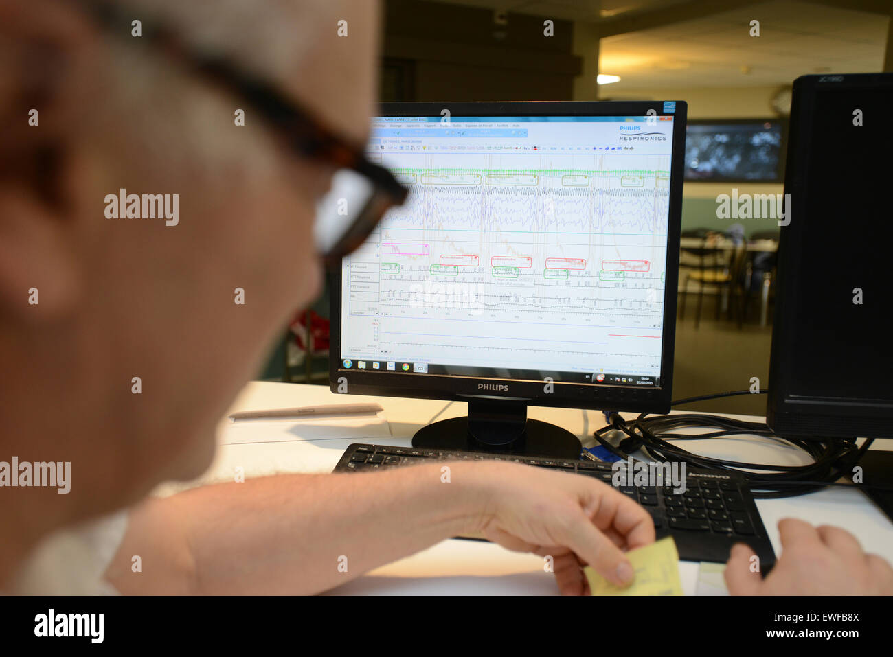 Anesthesiologist computer hi-res stock photography and images - Alamy
