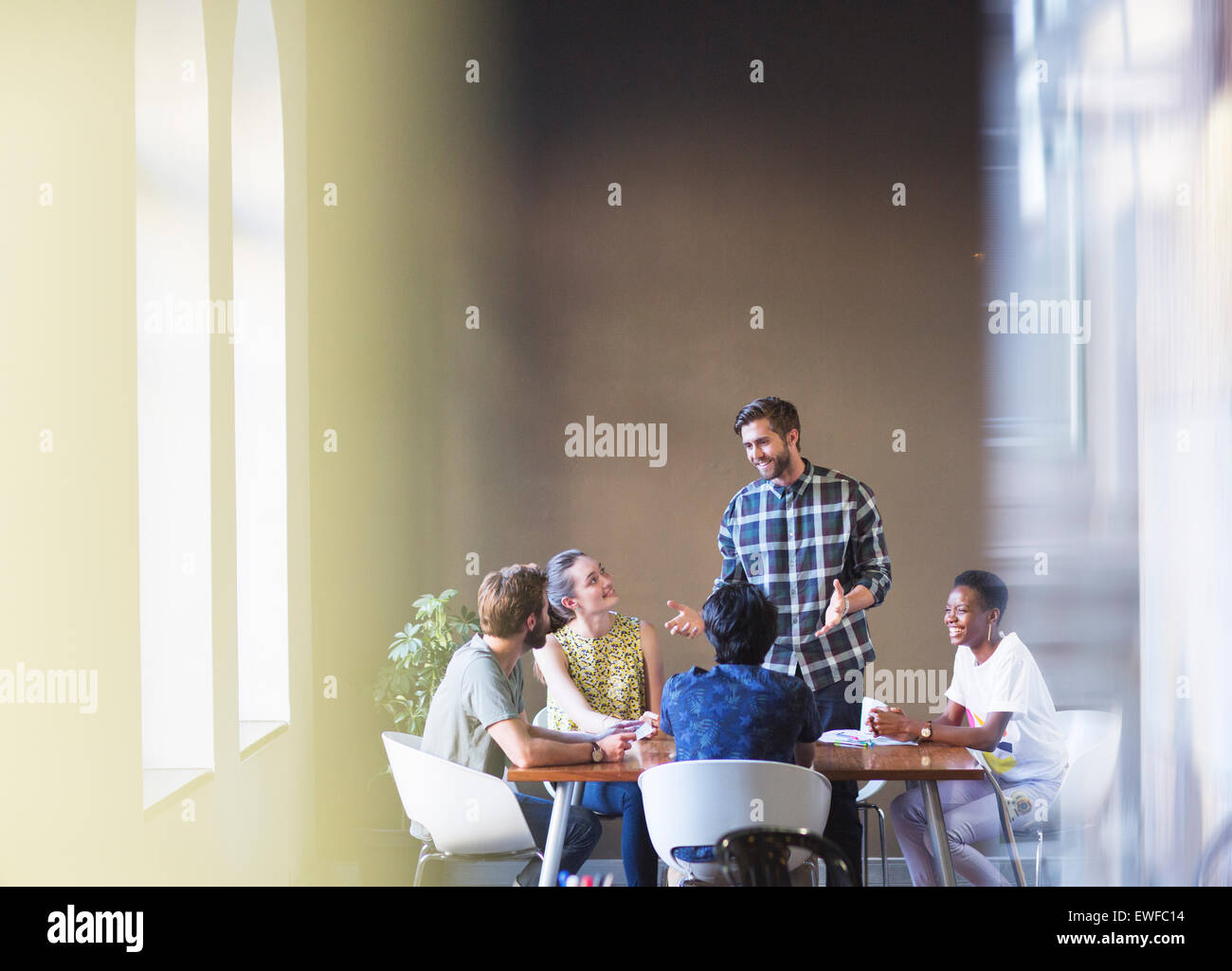 Office meeting table hi-res stock photography and images - Alamy