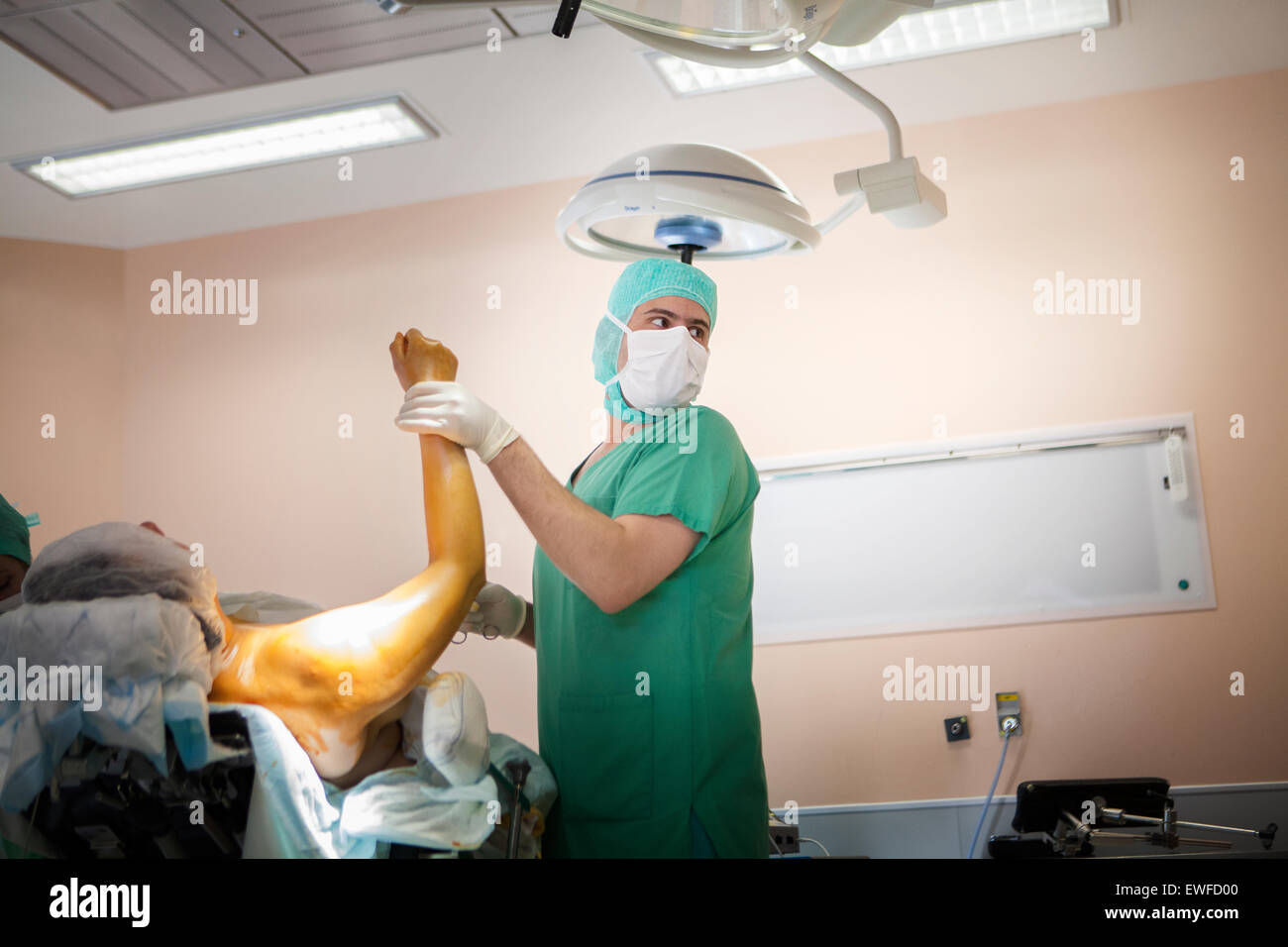 Upper Arm Surgery High Resolution Stock Photography and Images Alamy