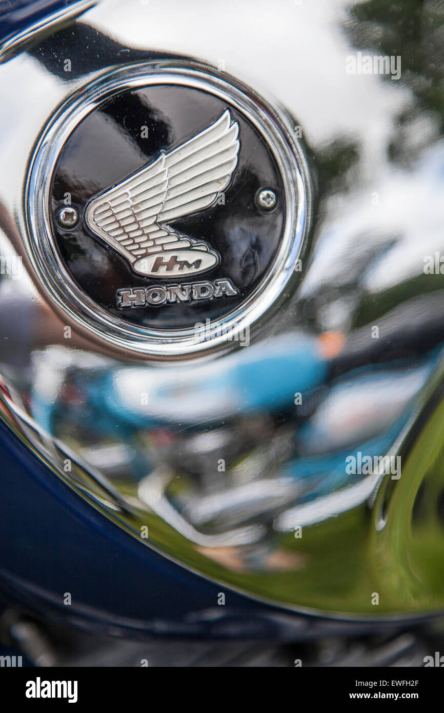 Honda motorcycle logo hi-res stock photography and images - Alamy