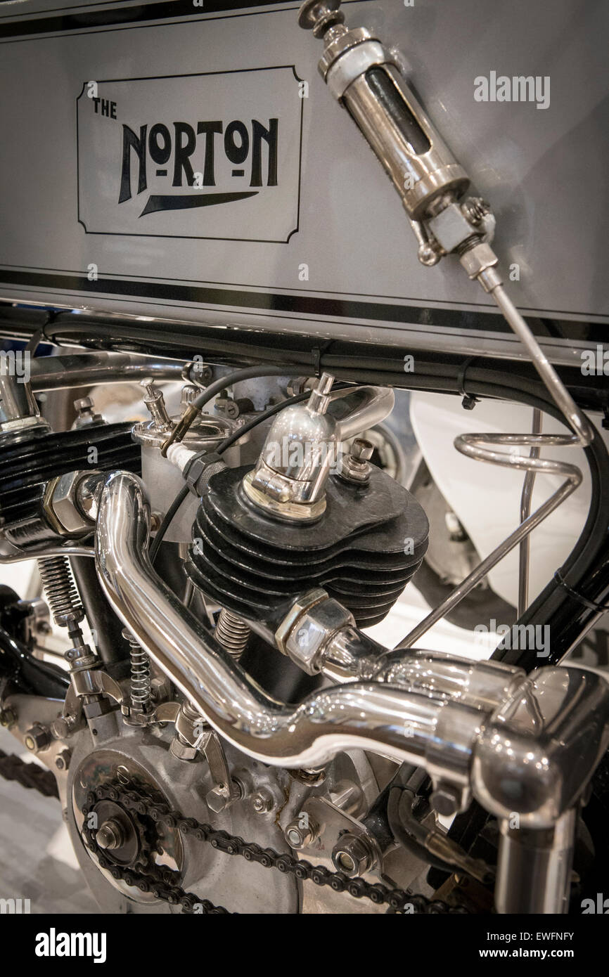 Targa Moto Epoca per motoveicoli fino al 1945 con bollo fascio littorio