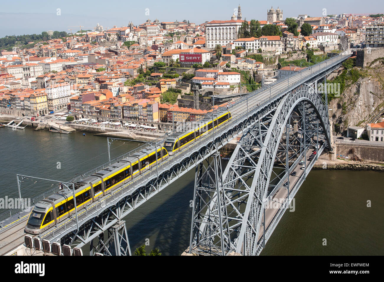 Metro rail train on top of Dom Luis I Bridge, which is also a Stock Photo -  Alamy