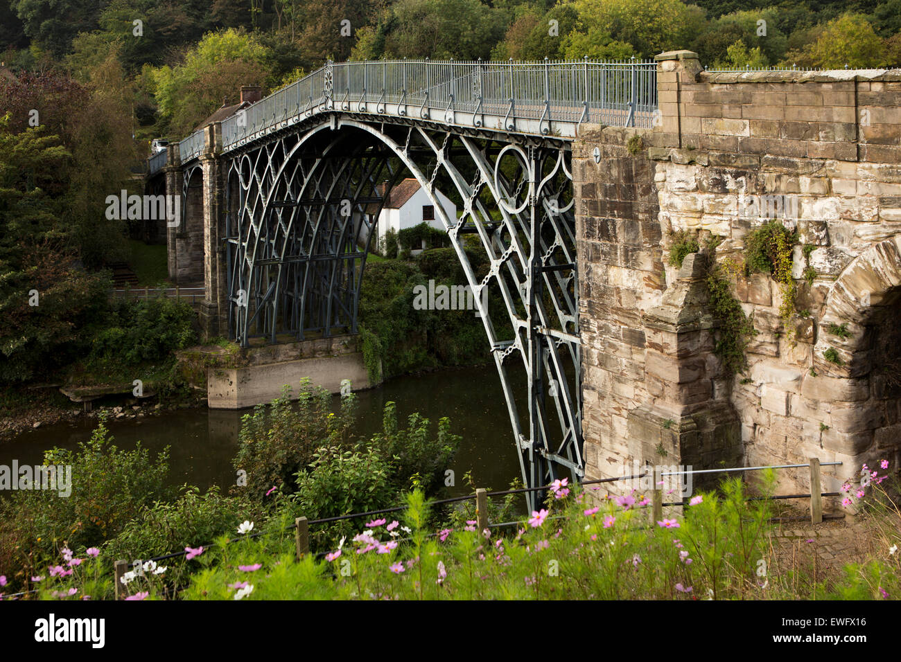 UK, England, Shropshire, Ironbridge, Adrian Darby’s historic 1781 iron bridge over the River Severn, Stock Photo