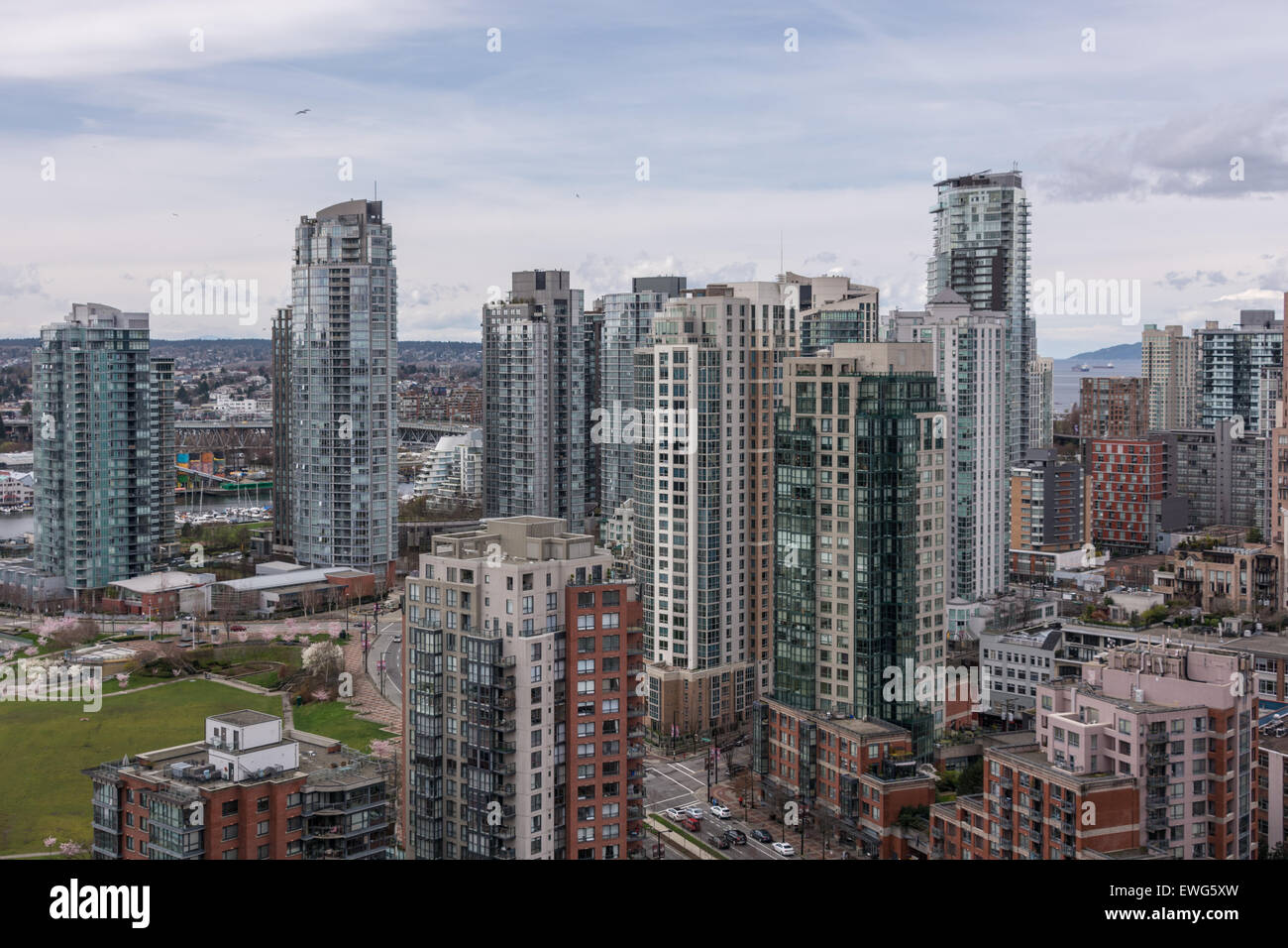 Vancouver highrise Condos Stock Photo - Alamy - Luxury High-Rise Condos Vancouver