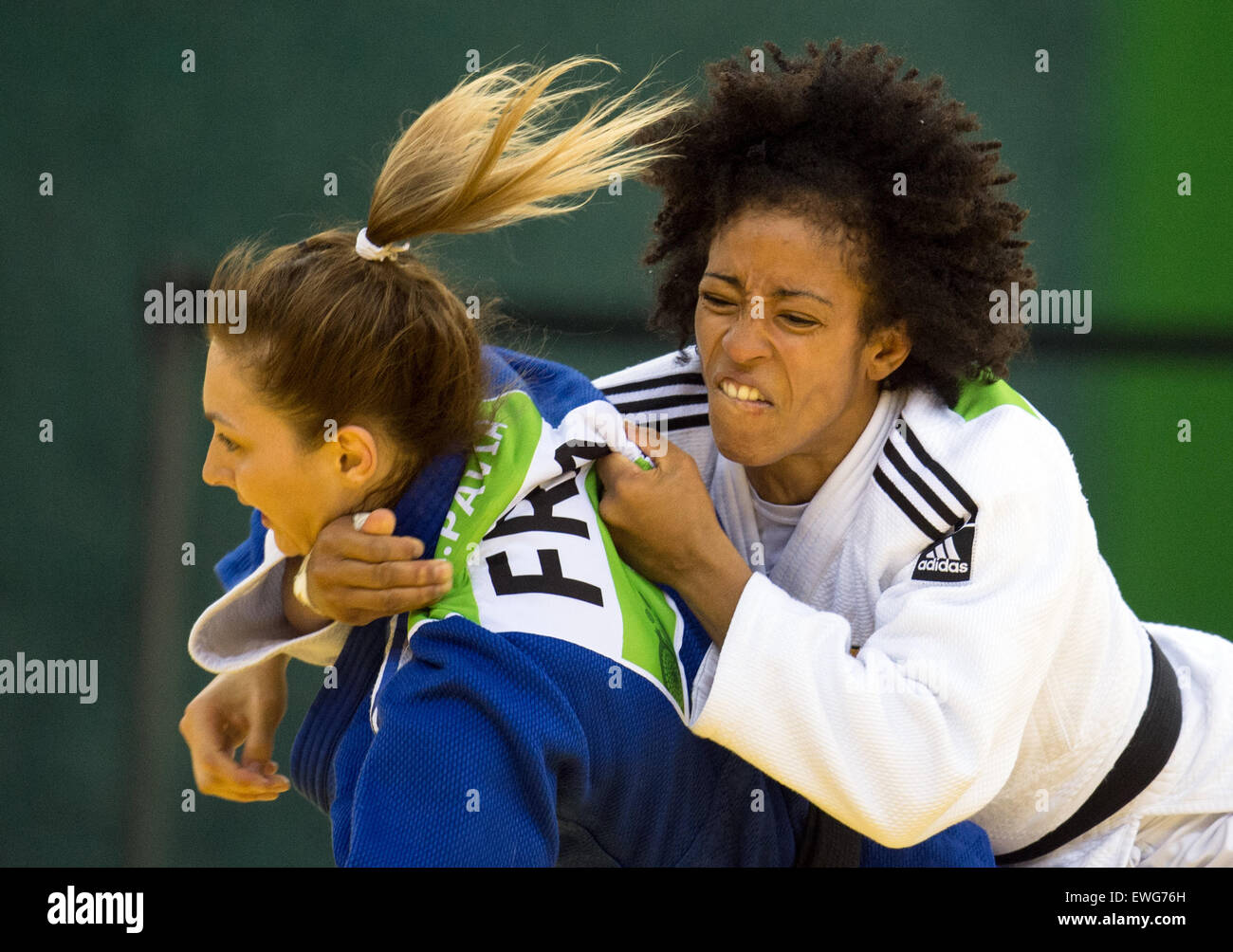 Baku, Azerbaijan. 25th June, 2015. Germanys Miryam Roper (white) competes with Pavia Automne of France in the Women's -57kg Judo Women's Bronze Final B at the Baku 2015 European Games in Heydar Aliyev Arena in Baku, Azerbaijan, 25 June 2015. Photo: Bernd Thissen/dpa/Alamy Live News Stock Photo