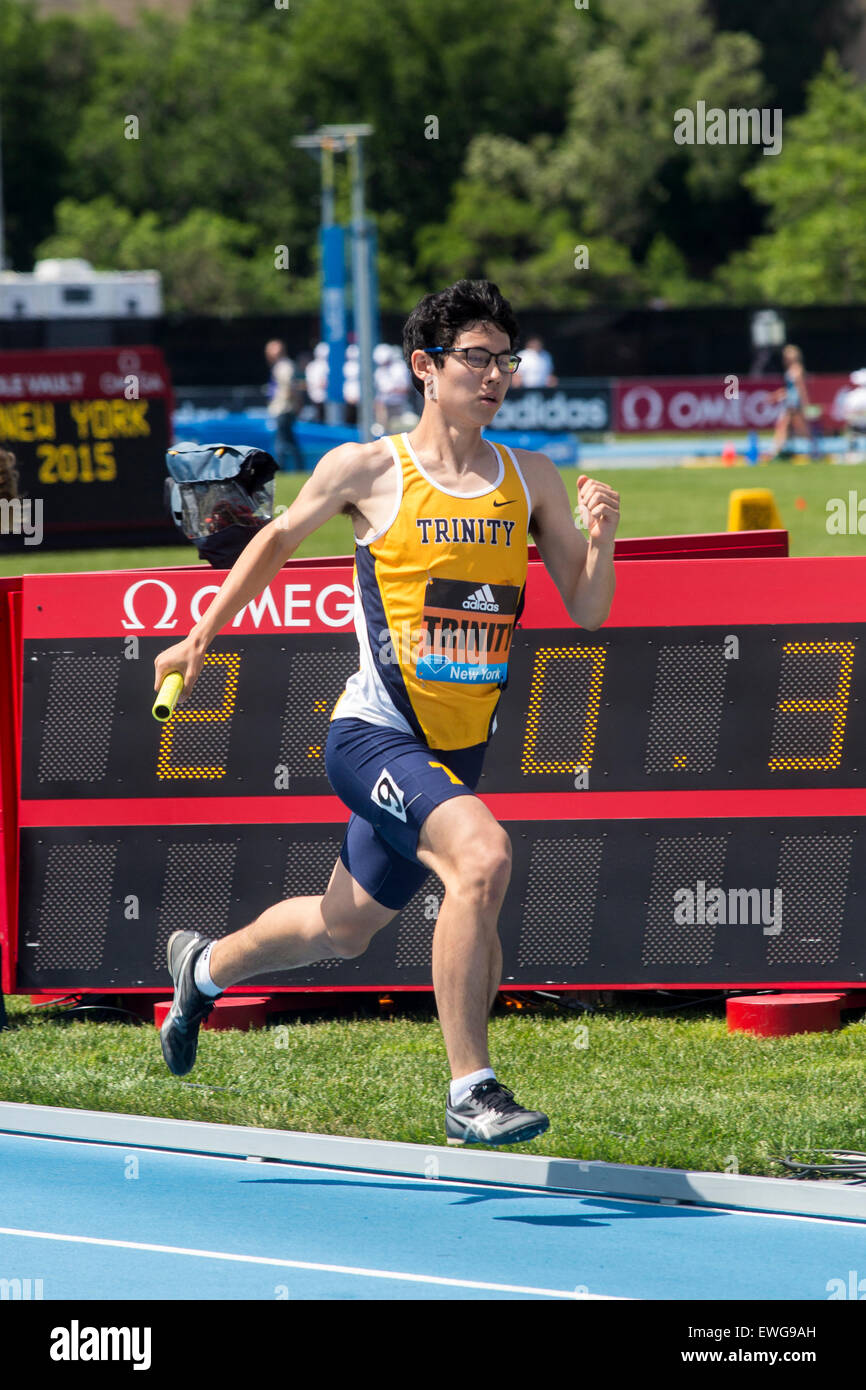 Trinity High School runner in the HS Boys 4X800 relay at the 2015 Adidas  NYC Diamond League Grand Prix Stock Photo - Alamy