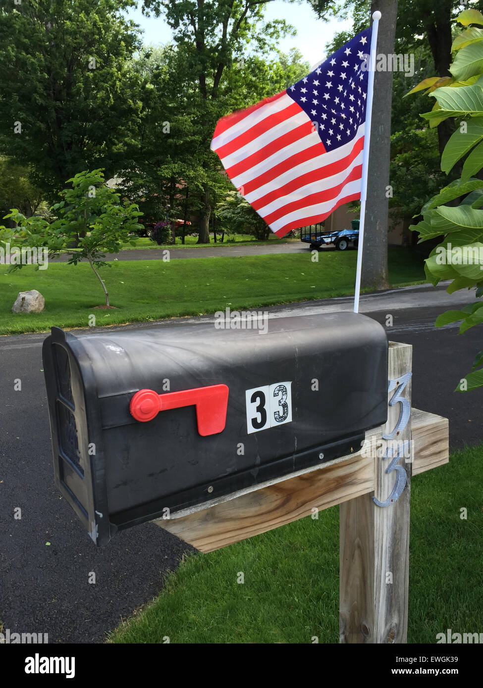 Mailbox american flag hires stock photography and images Alamy
