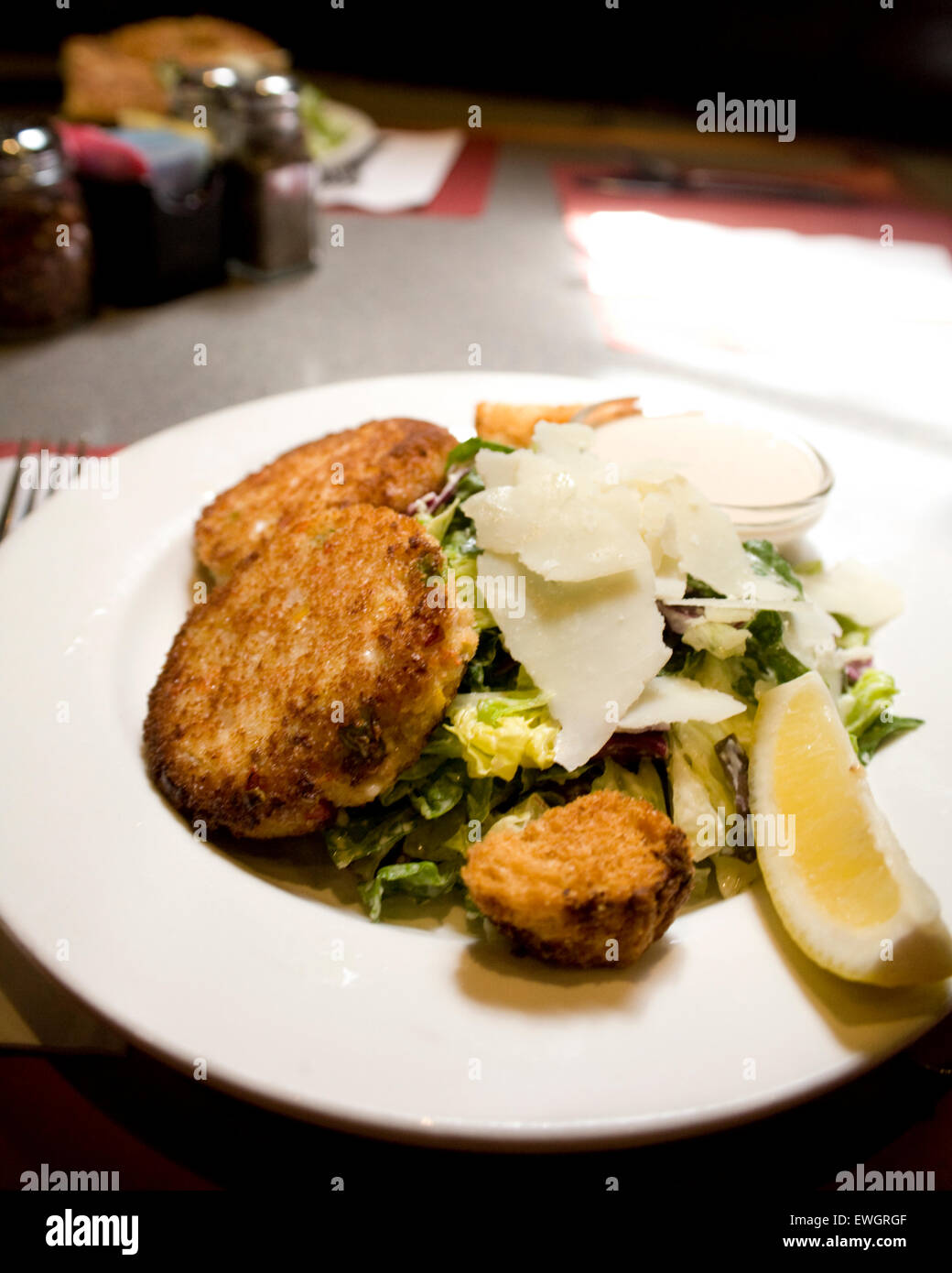 Crab cakes with lemon aioli sauce Stock Photo Alamy