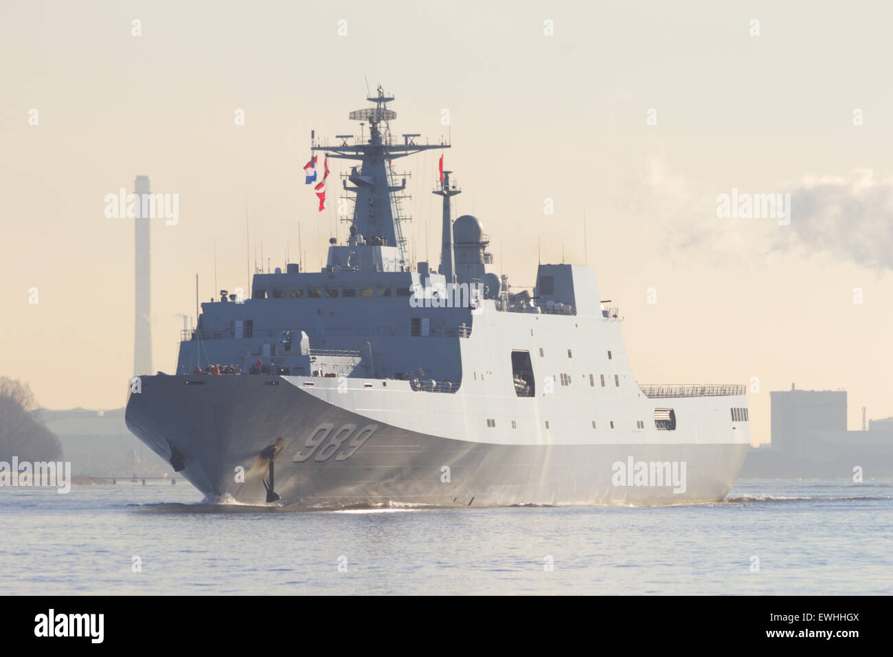 Chinese Navy amphibious transport ship Changbai Shan (989) leaving the Port of Rotterdam Stock Photo - Alamy Chinese Navy amphibious transport ship Changbai Shan (989) leaving the Port of Rotterdam Stock Photo - Alamy