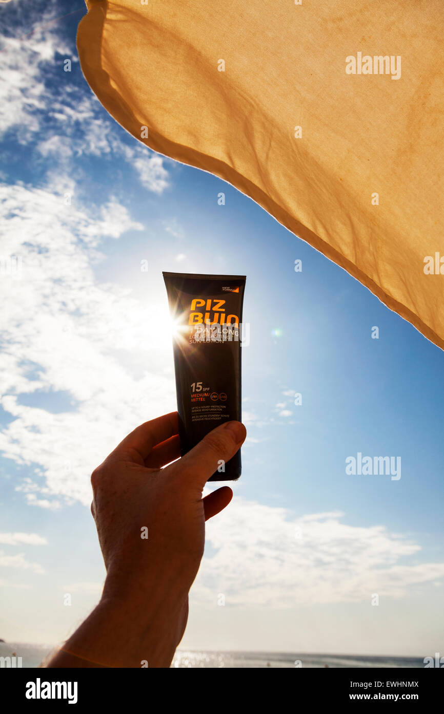 SPF sun protection face cream bottles suncream bottle beach summer piz