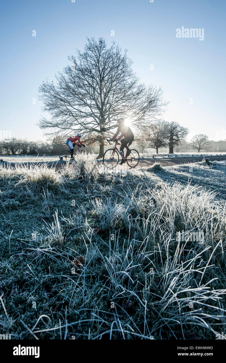 Frosty, cold cycle ride Stock Photo - Alamy