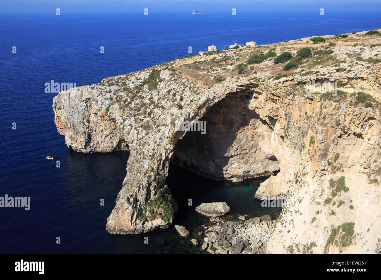 Small tourist boat visiting the Blue Grotto near Wied izZurrieq, Malta Stock Photo Alamy