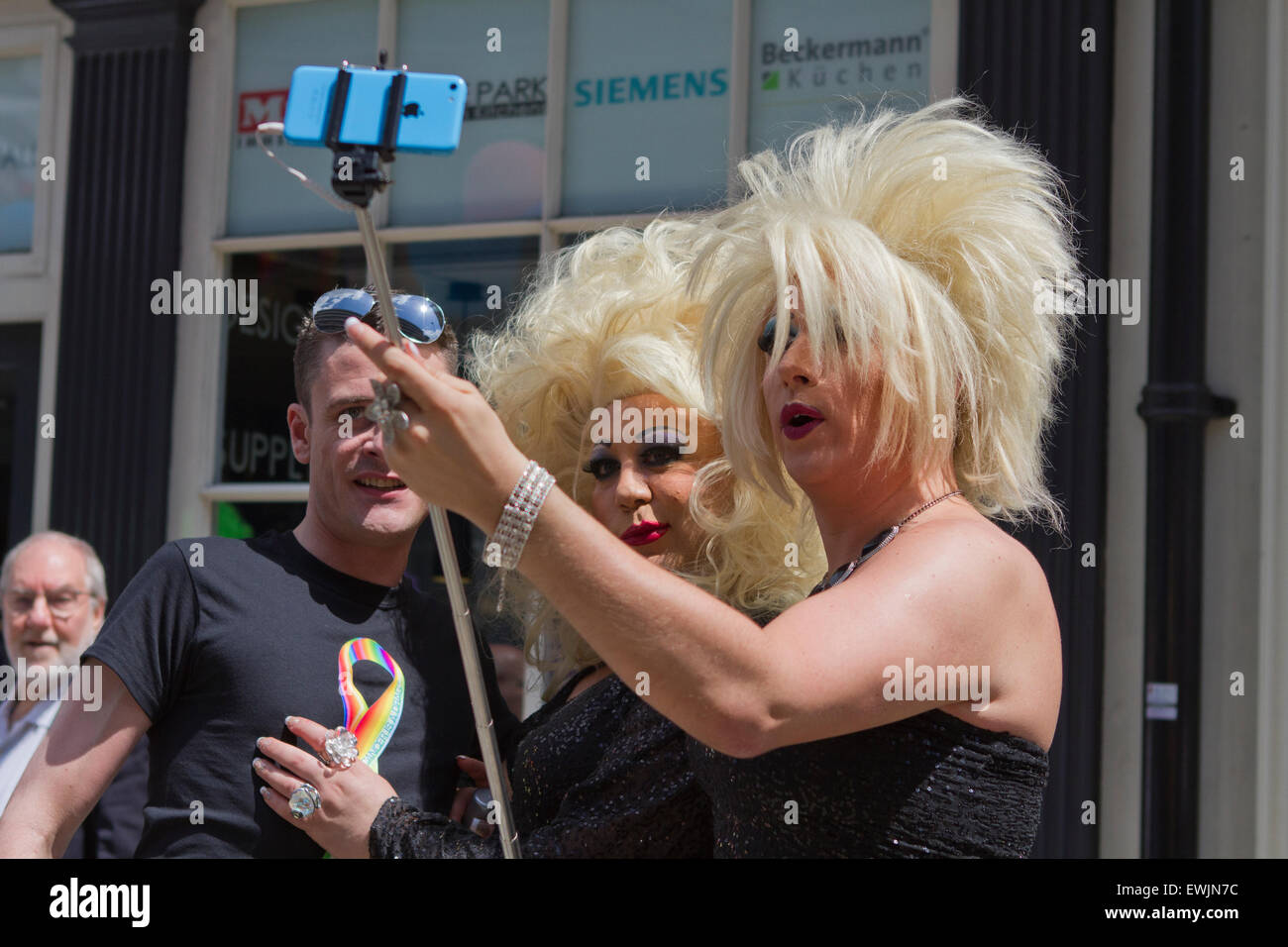 Drag Queens taking selfies during Gay Pride in London Stock Photo