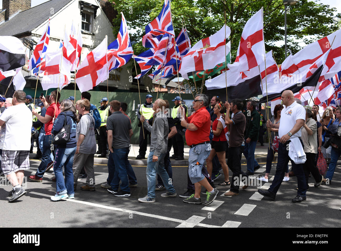 Britain first march luton town center hi-res stock photography and ...