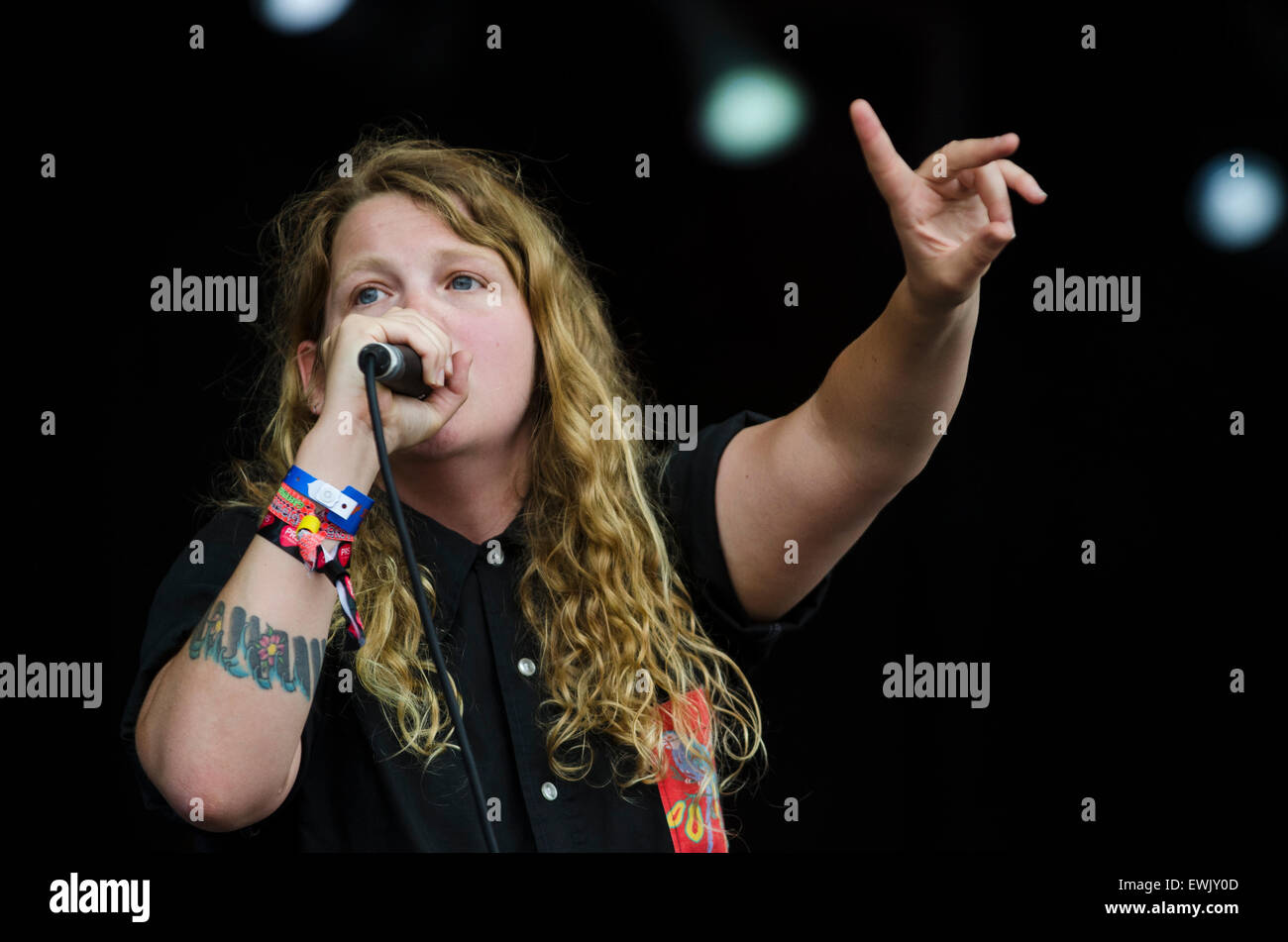 Glastonbury Festival, UK. 27th June, 2015. Kate Tempest performs live on the Park stage at Glastonbury Festival on Saturday evening, in what she claims is the biggest stage event of her career. Stock Photo