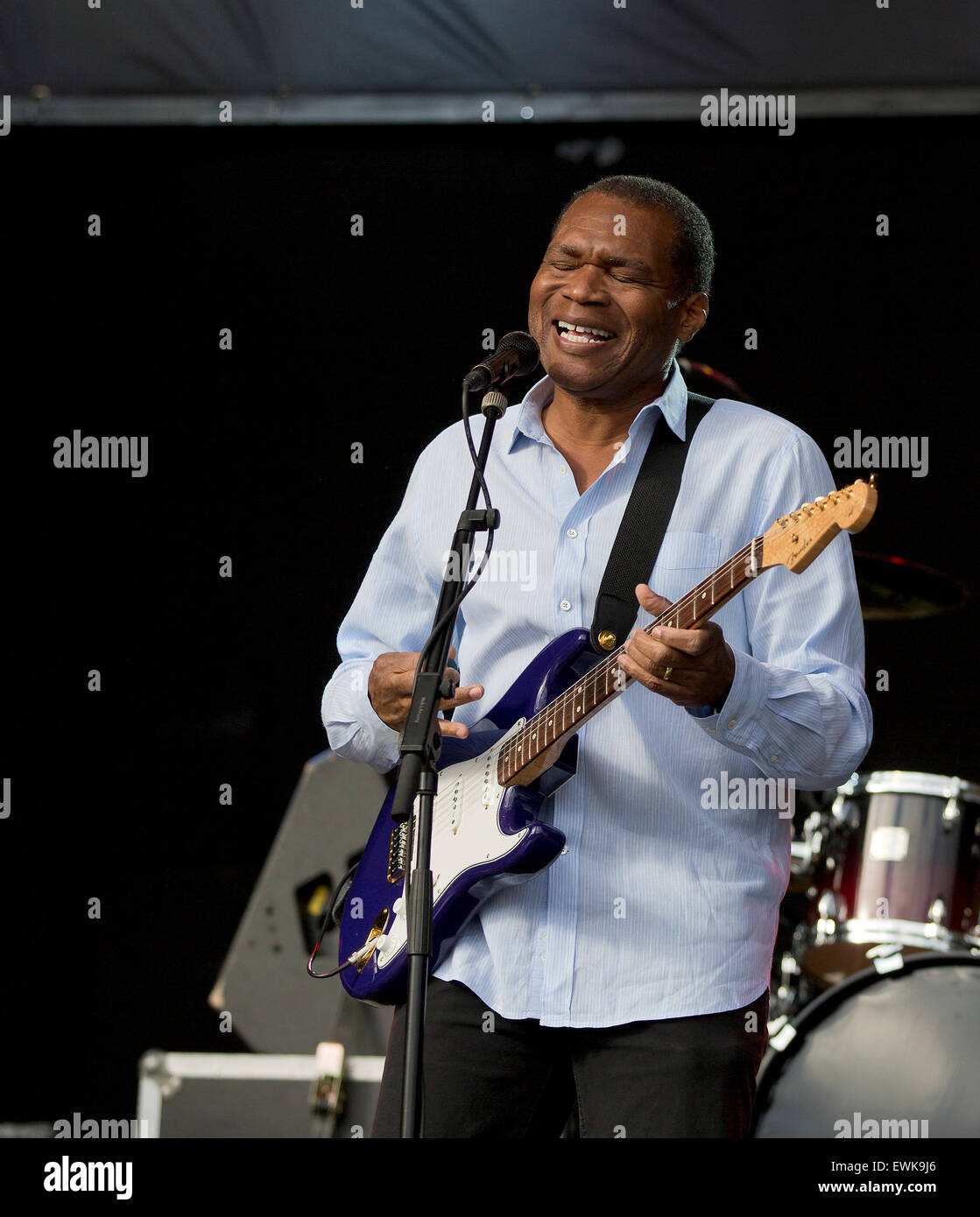 Jarvenpaa, Finland, 27th of June, 2015. The Robert Cray Band (USA) playing at Puistoblues aka Lake Side Blues Festival. With five Grammy Awards, 15 nominations, millions of record sales worldwide and thousands of sold out performances, rock blues icon Robert Cray is considered “one of the greatest guitarists of his generation. Credit:  Aija Lehtonen/17�Թ����� Live News Stock Photo