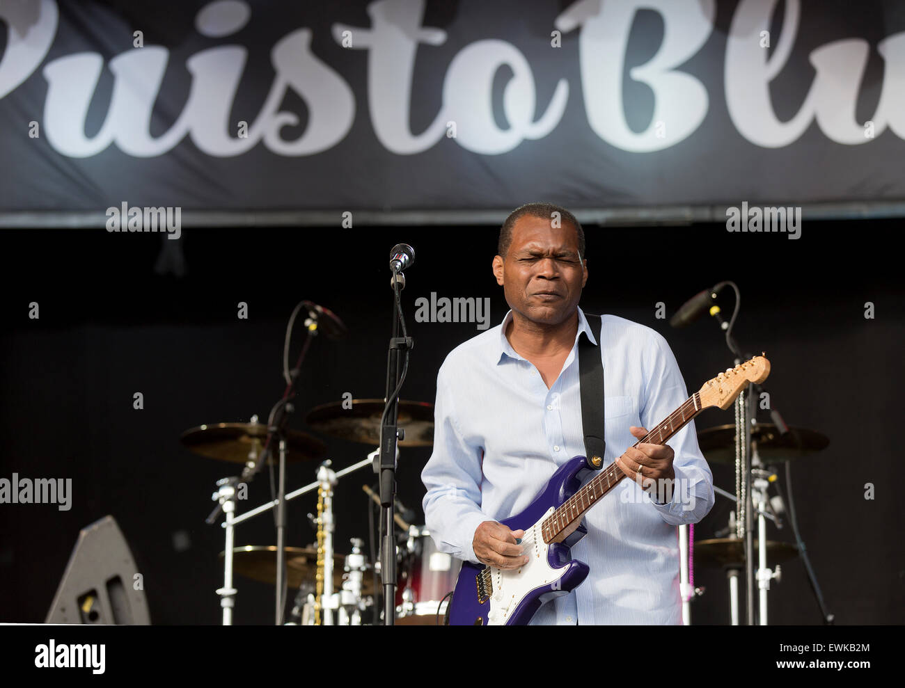 Jarvenpaa, Finland, 27th of June, 2015. The Robert Cray Band (USA) playing at Puistoblues aka Lake Side Blues Festival. With five Grammy Awards, 15 nominations, millions of record sales worldwide and thousands of sold out performances, rock blues icon Robert Cray is considered “one of the greatest guitarists of his generation. Credit:  Aija Lehtonen/17�Թ����� Live News Stock Photo