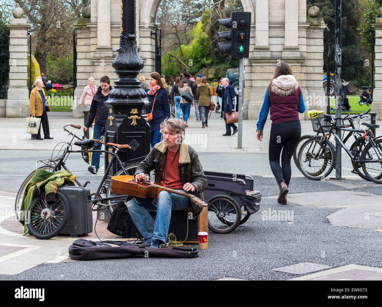 Street entertainer playing a guitar, Dublin, Ireland Stock Photo Alamy