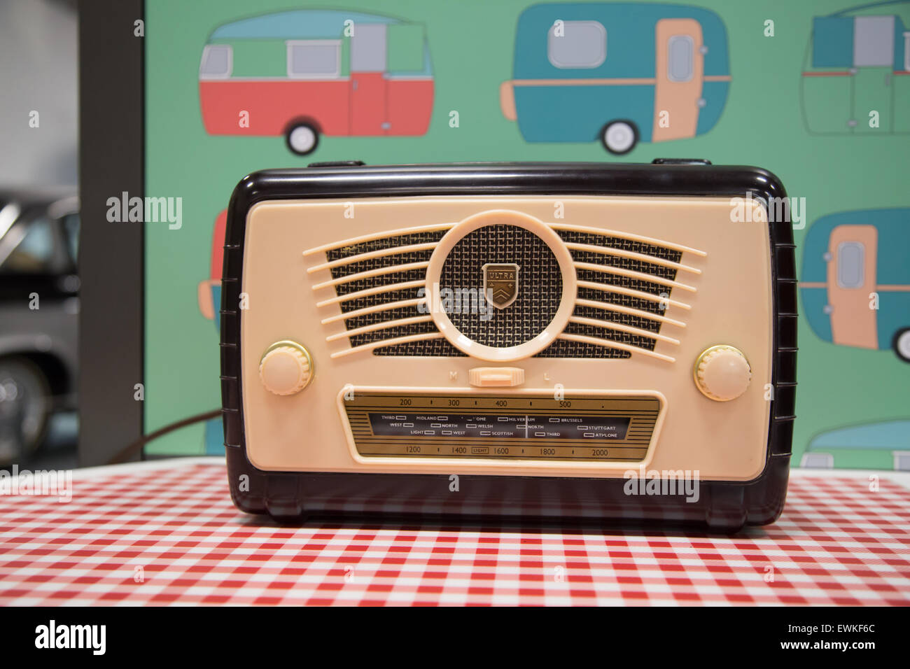 Bakelite radio vintage listening to hi-res stock photography and images -  Alamy