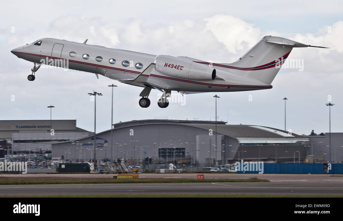 Eastman Chemical Gulfstream Aerospace G450 N494EC departing London
