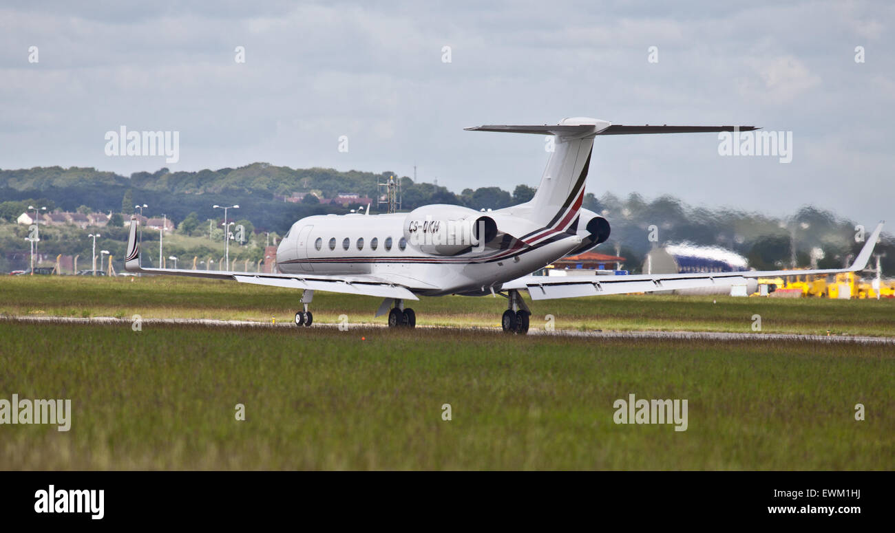 Netjets g550 in flight hires stock photography and images Alamy