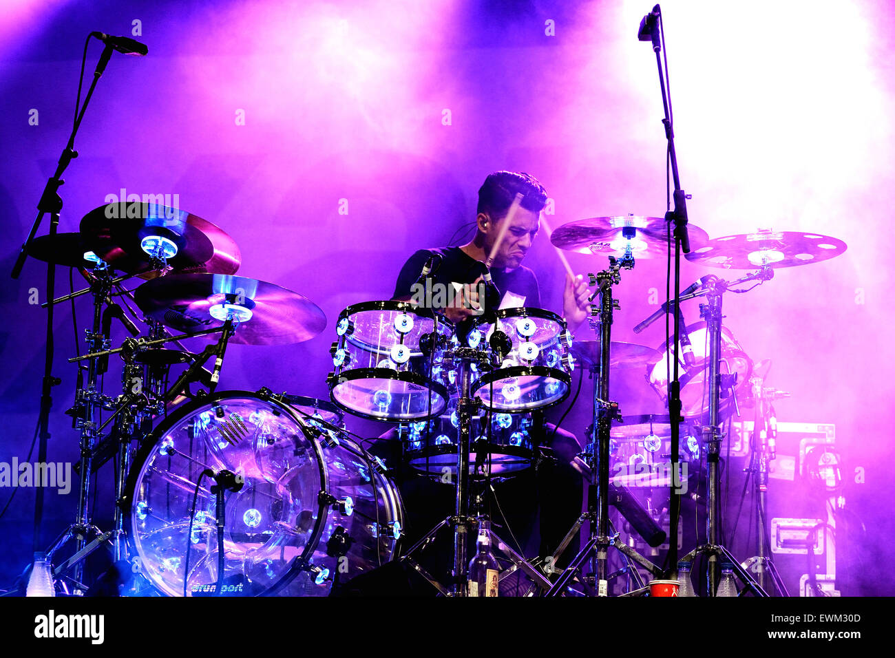 Example singer hires stock photography and images Alamy