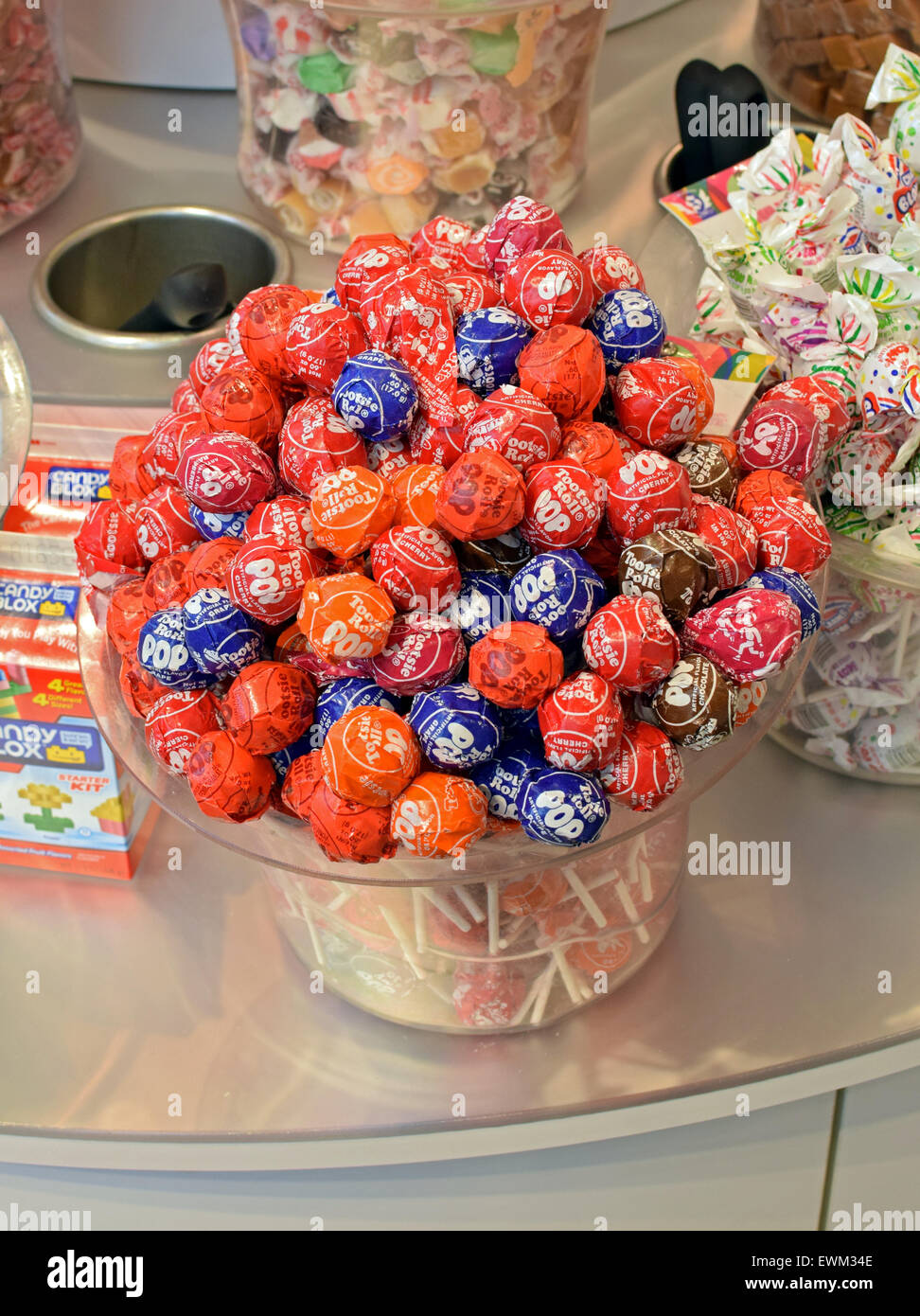 Tootsie pops hires stock photography and images Alamy