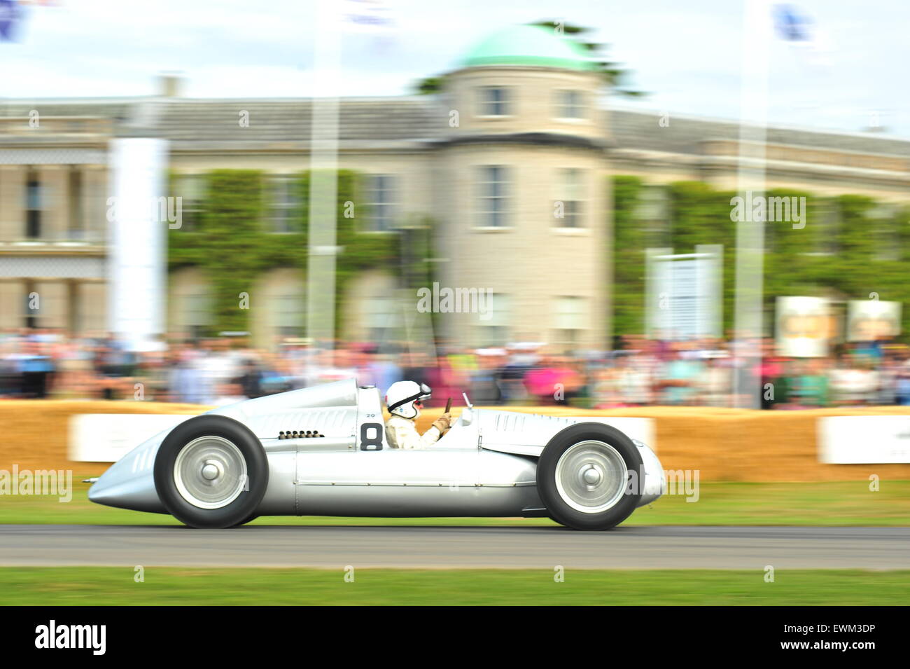 Goodwood, West Sussex, UK. Sunday 28 June 2015 The final day of action at the Goodwood Festival of Speed. Racing drivers, celebrities and thousands of members of the public attended the Goodwood Festival of Speed to see modern and old racing cars and bikes in action. Stock Photo