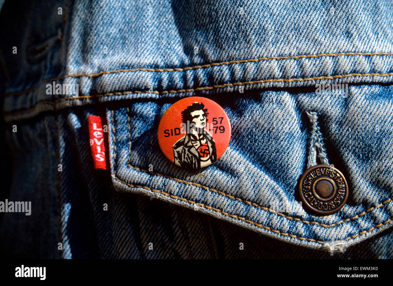 Sid Vicious badge on a Levi's denim jacket - 1990 Stock Photo - Alamy