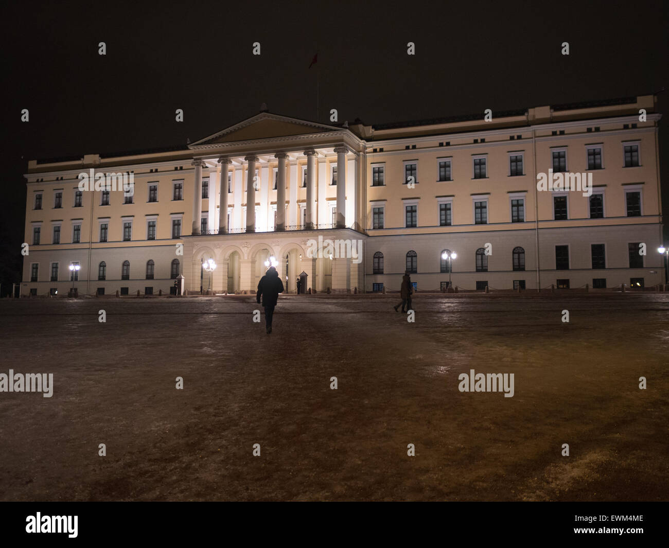 Royal palace facade hi-res stock photography and images - Alamy