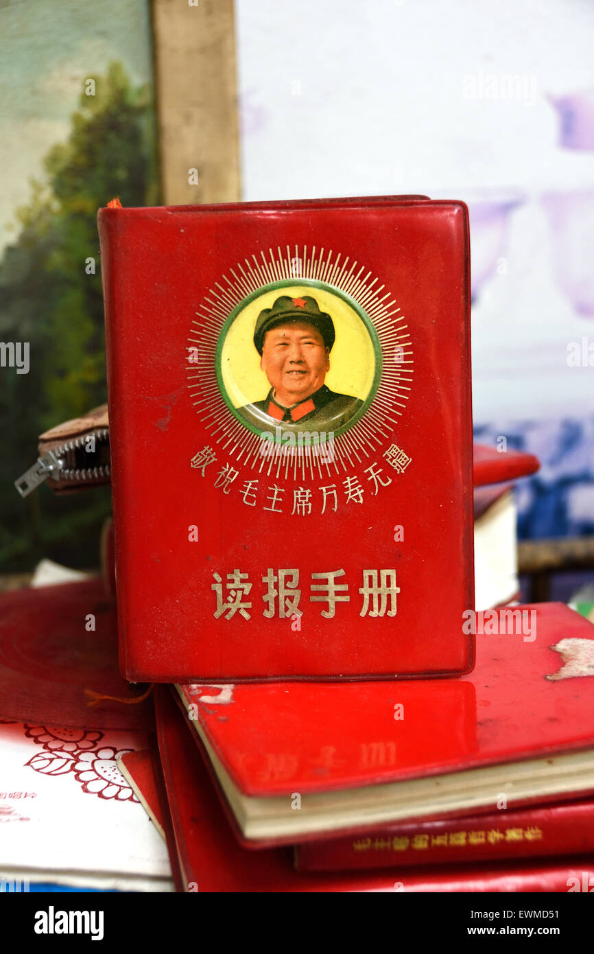 Mao Zedong /  Mao TseTung  Chairman of the Communist Party  China Chinese  ( The Little Red Book ) Stock Photo