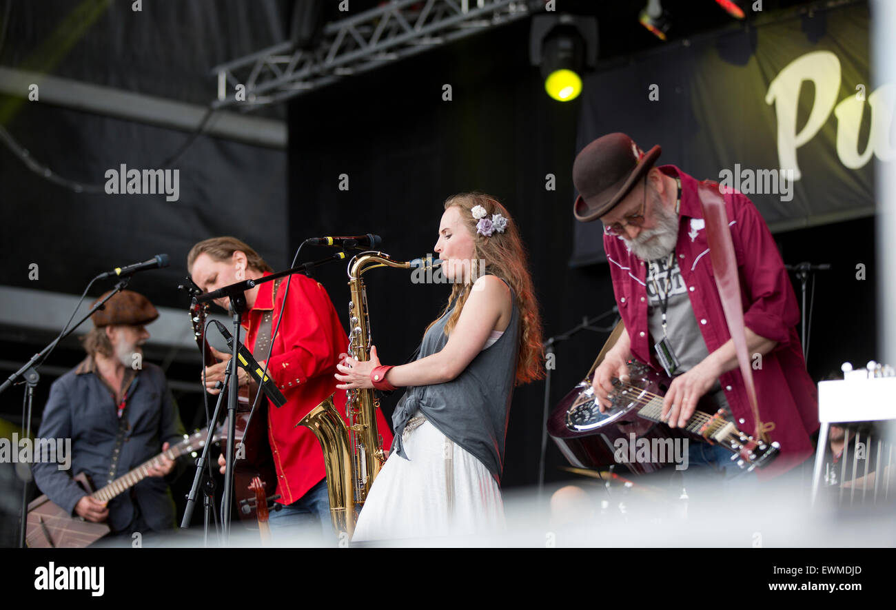 Jarvenpaa, Finland, 27th of June, 2015. Hoedown with Judge Bone feat. Jukka Gustavson (FIN) playing at Puistoblues aka Lake Side Blues Festival. Hoedown is a 7-piece musical powerhouse, which has kept true to their origins. These are a natural and free mix of american roots music: country, rock, folk and blues. Credit:  Aija Lehtonen/17�Թ����� Live News Stock Photo