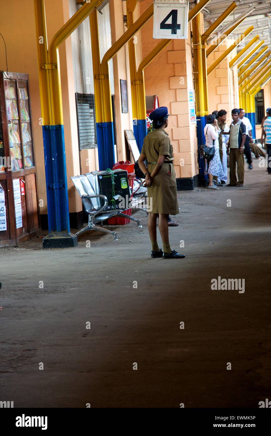 Train station sri lanka hi-res stock photography and images - Alamy