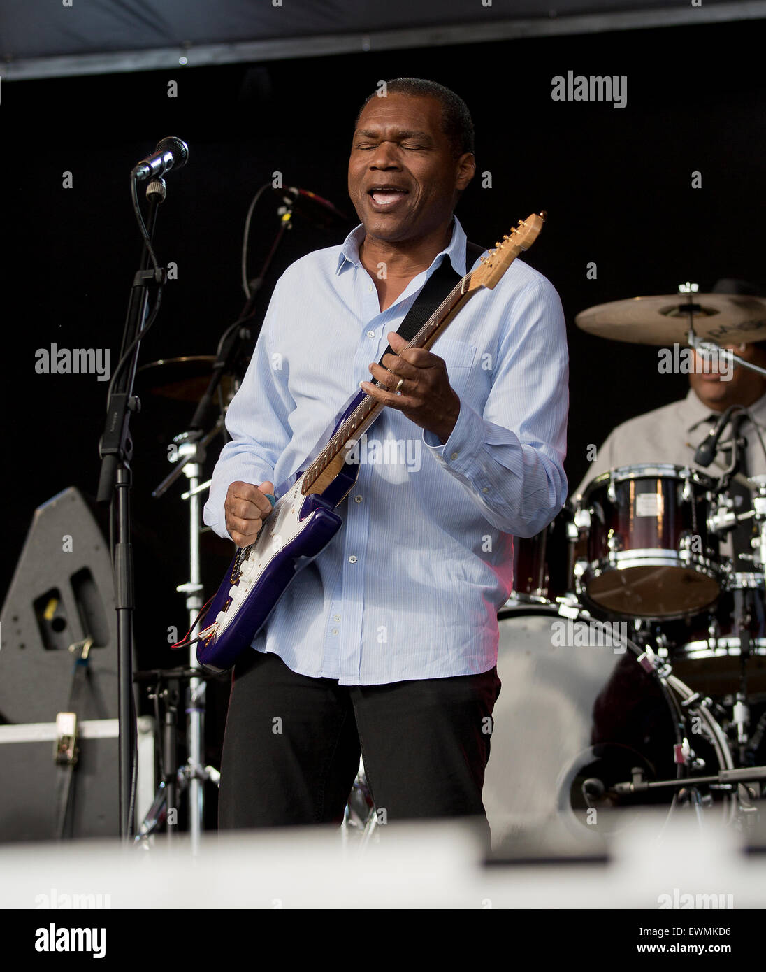 Jarvenpaa, Finland, 27th of June, 2015. The Robert Cray Band (USA) playing at Puistoblues aka Lake Side Blues Festival. With five Grammy Awards, 15 nominations, millions of record sales worldwide and thousands of sold out performances, rock blues icon Robert Cray is considered “one of the greatest guitarists of his generation. Credit:  Aija Lehtonen/17�Թ����� Live News Stock Photo