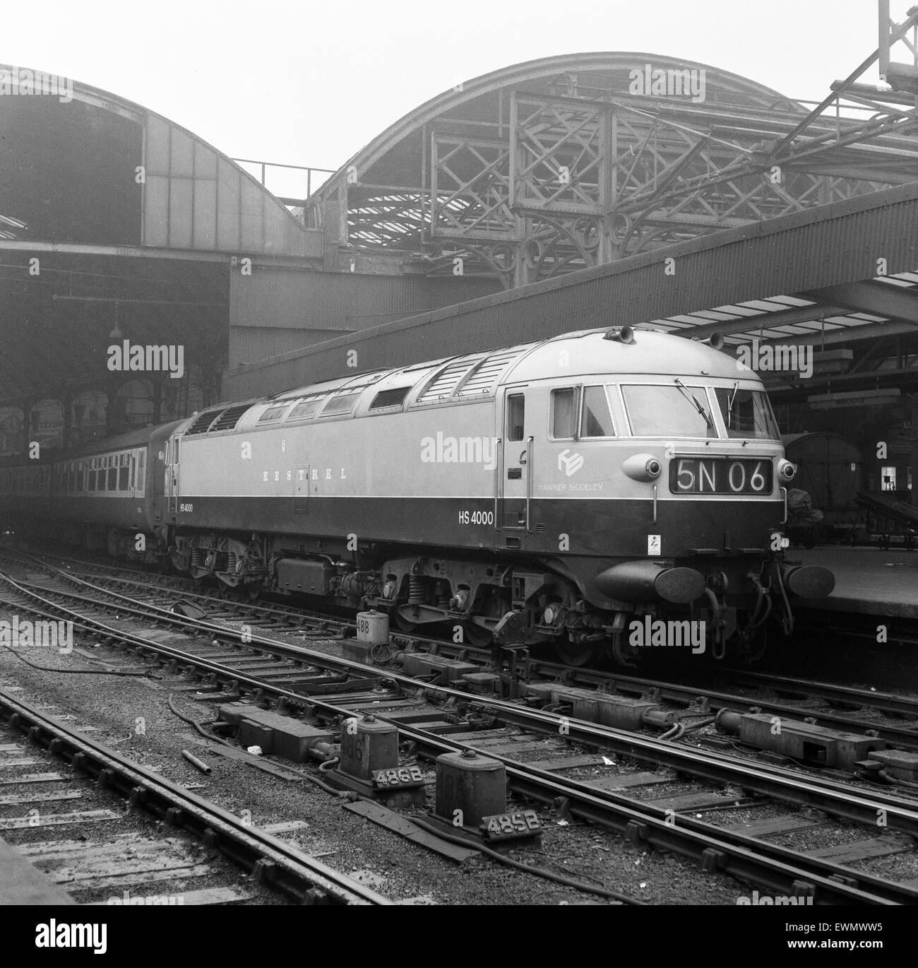 HS 4000 Kestrel diesel locomotive built by Hawker Siddleley, pictured at Newcastle Central Station, Newcastle, North East England, 23rd October 1969. Stock Photo