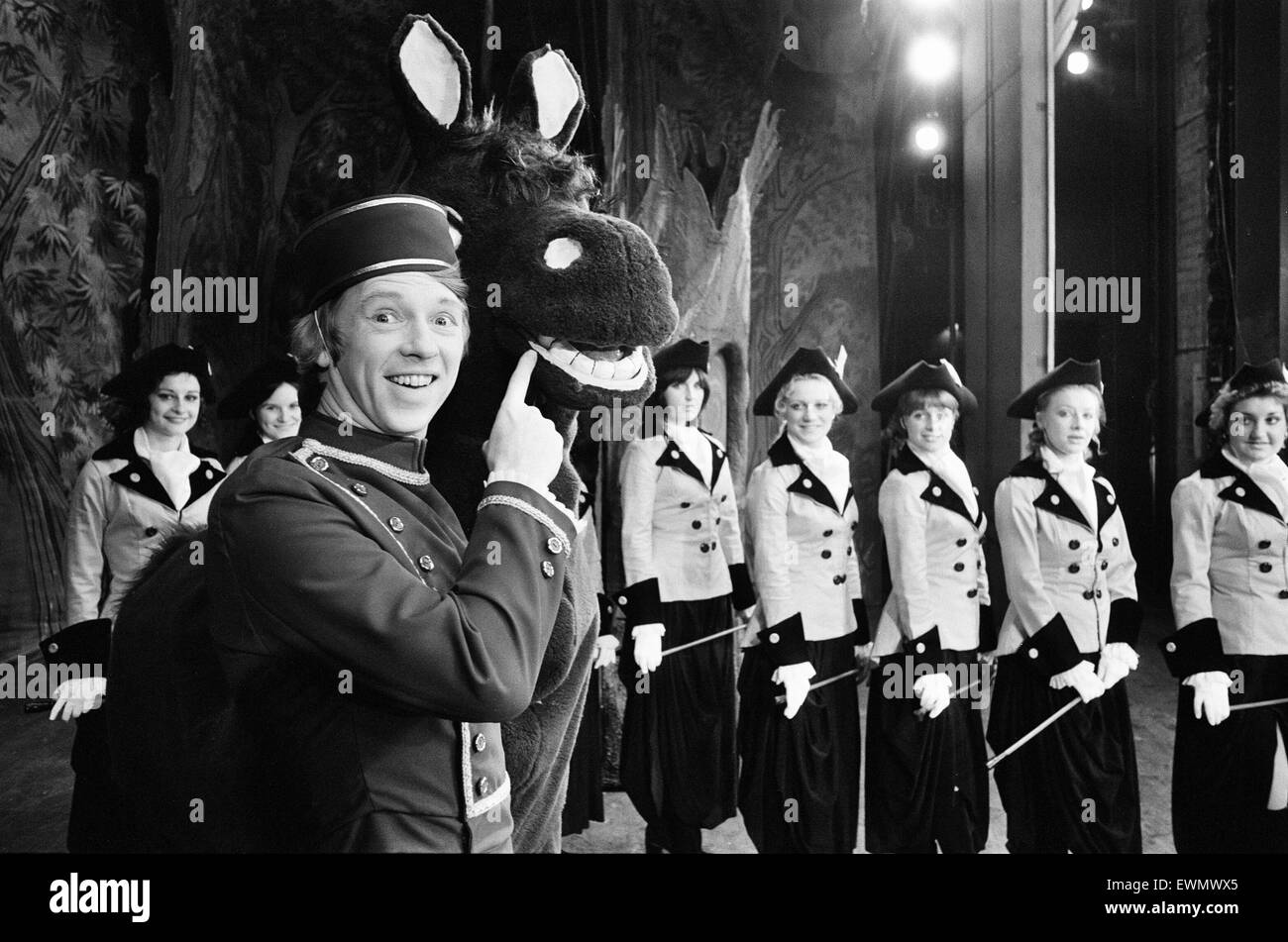 Cinderella panto pantomime Black and White Stock Photos & Images Alamy