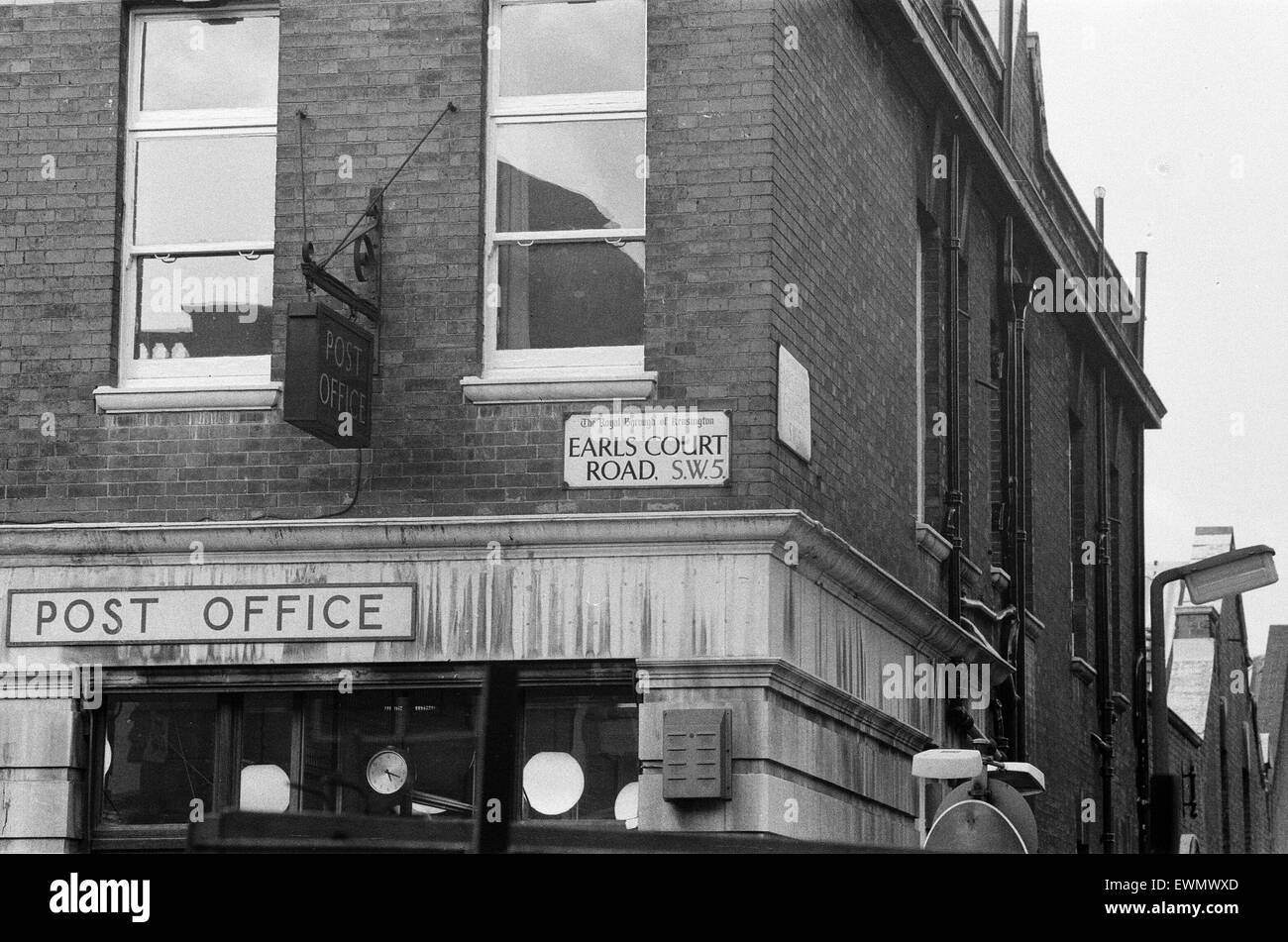 Post Office, Earls Court Road, London, SW5. 11th September 1971. Stock Photo