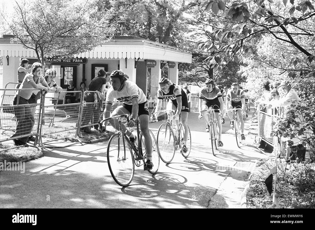 Action from the Clark Cable cycling road race at Cannon Park 28th May 1977 Stock Photo