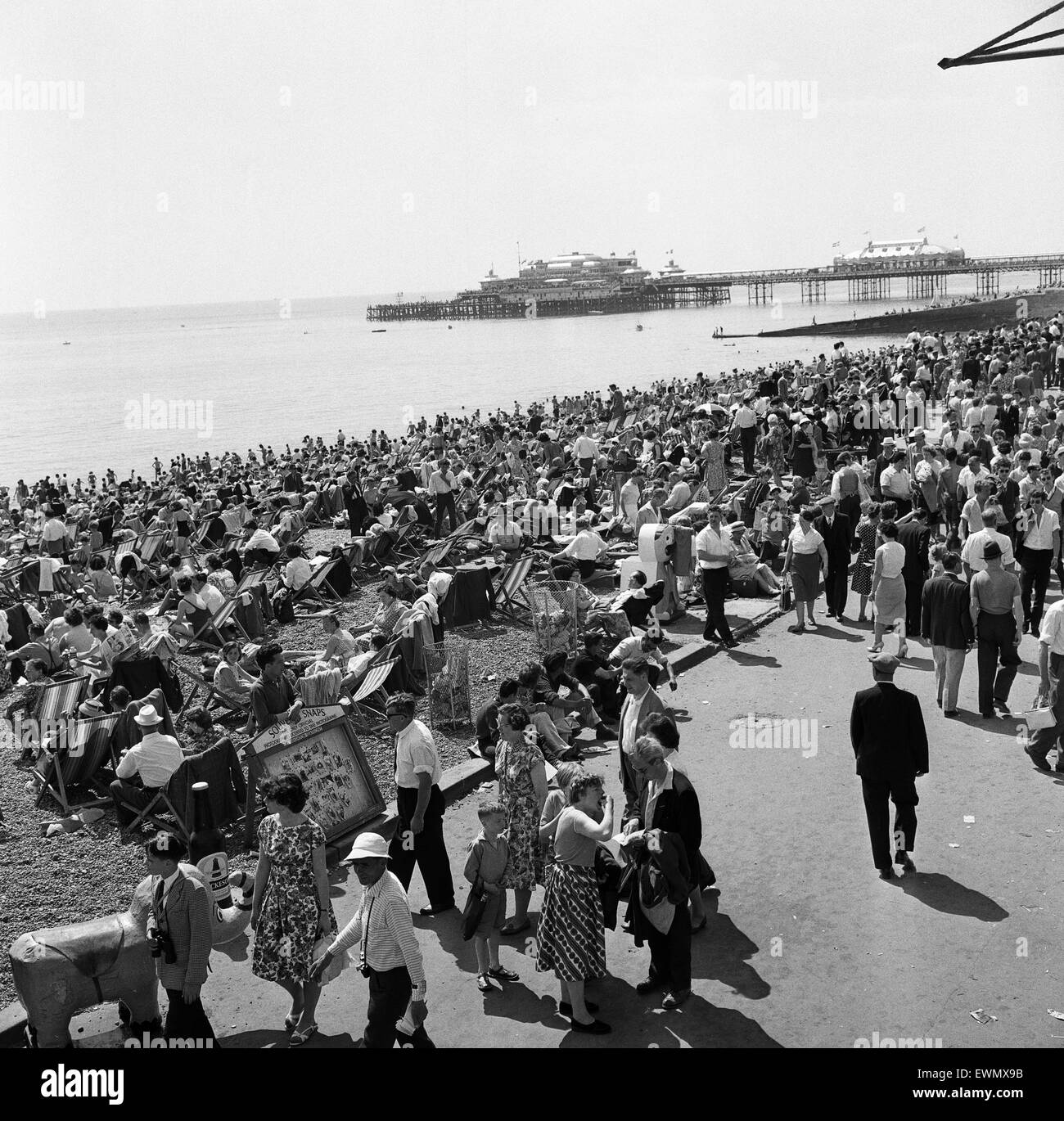 Holiday scenes in Brighton, East Sussex. 10th June 1962. 10th June 1962. Stock Photo
