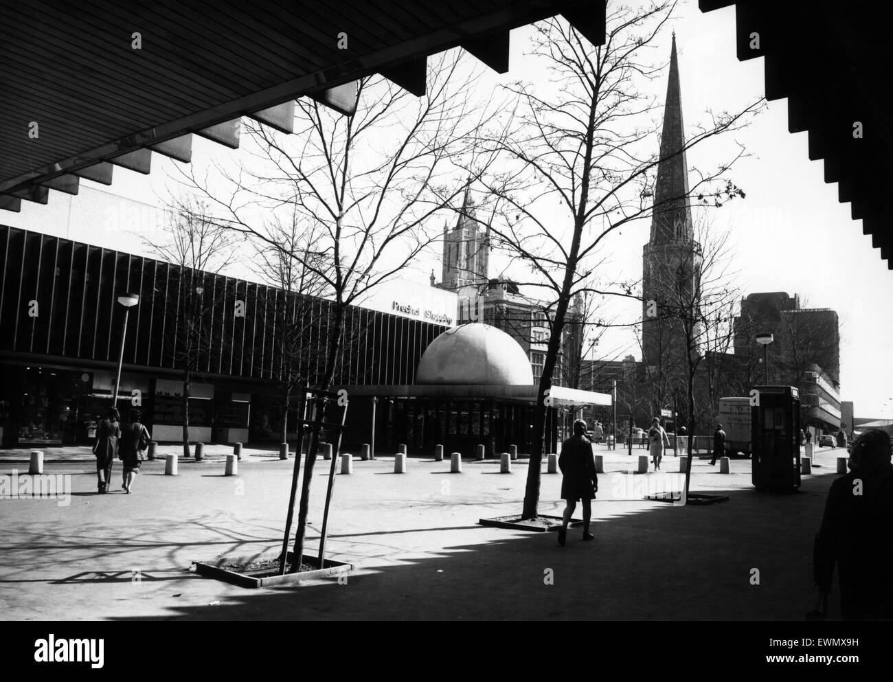 Bull Yard shopping area, Coventry, West Midlands. 30th May 1973. Stock Photo