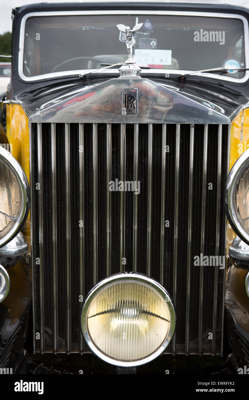 UK, England, Cheshire, Chelford, Astle Park Traction Engine Rally, vintage Rolls Royce radiator grille and mascot Stock Photo