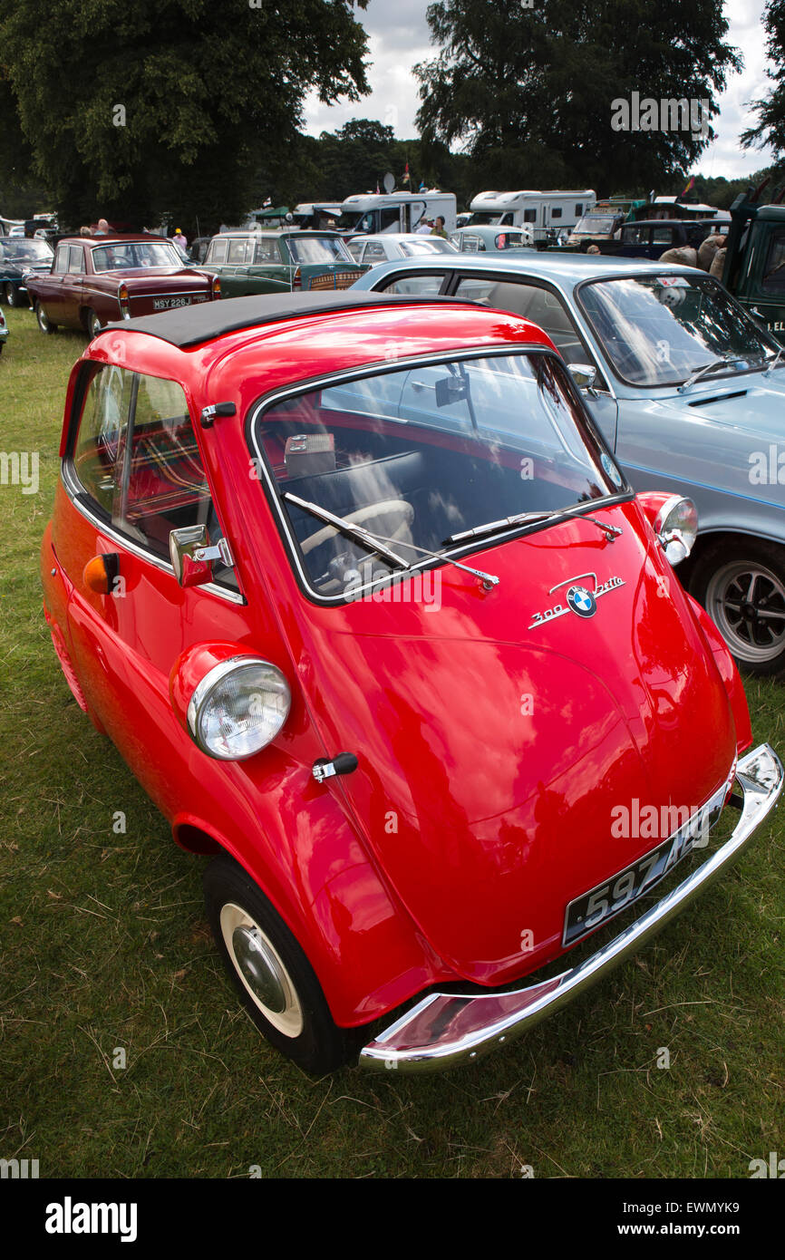 UK, England, Cheshire, Chelford, Astle Park Traction Engine Rally, red BMW 300 Isetta German bubble car Stock Photo