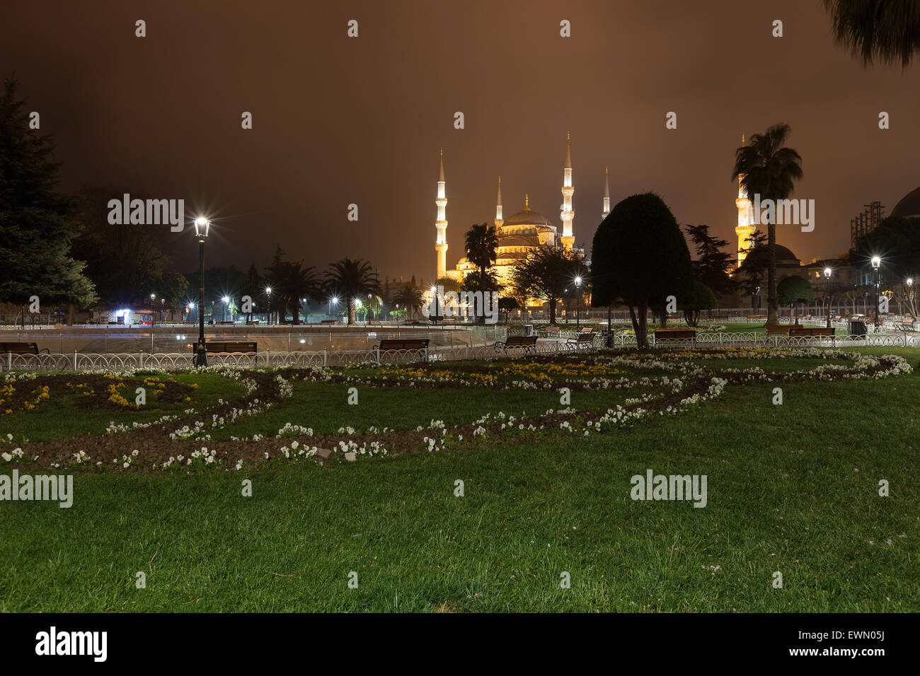 Sultanahmet Blue Mosque at night, Istanbul, Turkey Stock Photo - Alamy