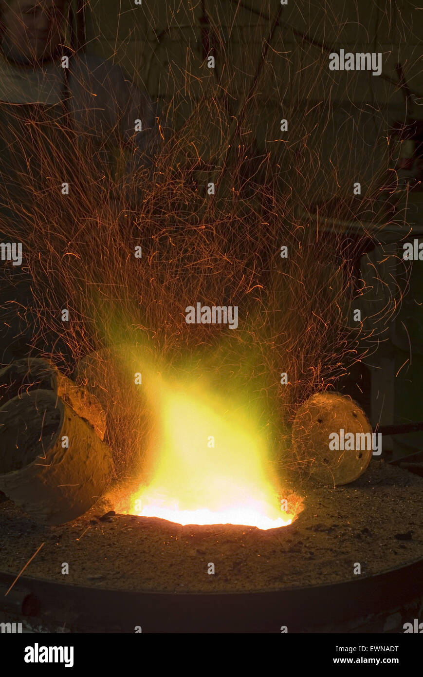 Bronze casting hires stock photography and images Alamy