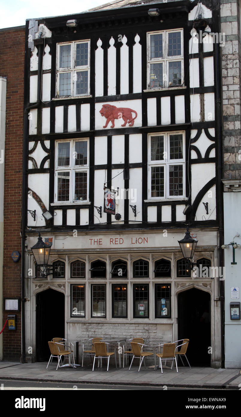 The Red Lion Pub in Southampton. One of the oldest pubs in the UK the pub dates back to 1148, and said to be haunted Stock Photo