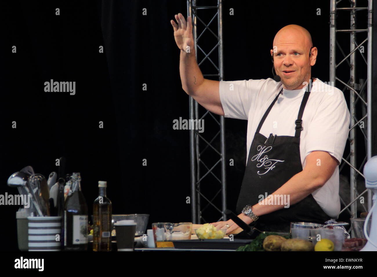 British television chef hi-res stock photography and images - Alamy