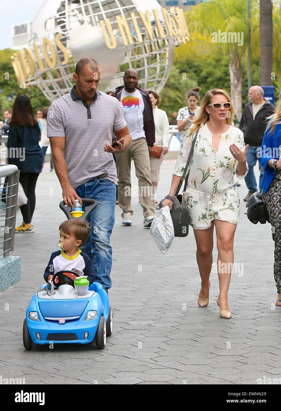 Melissa Joan Hart promotes her new boys clothing line, "King of Harts